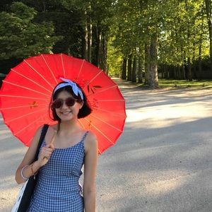 Meet your Posher, Daniela